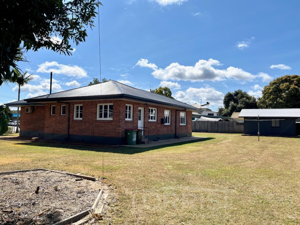 303b Byrnes Street, Mareeba - Thumbnail 3