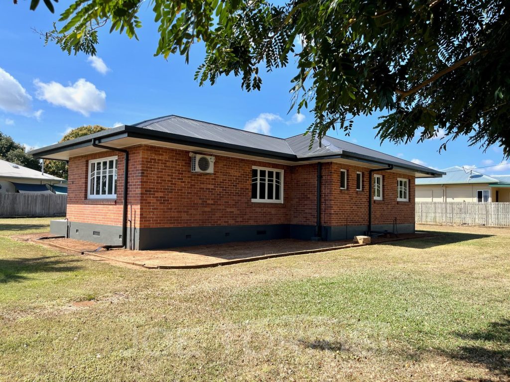 303b Byrnes Street, Mareeba - Thumbnail 2