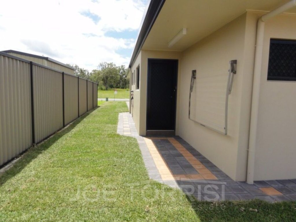 17 Amaroo Drive, Mareeba - Thumbnail 4